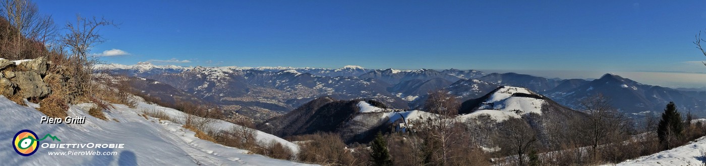 39 Ampia vista panoramica sulla Val Seriana.jpg